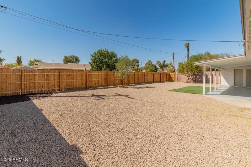 6610 N 15th Ave-34 Large