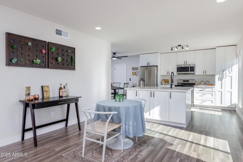 4_living room & dining room