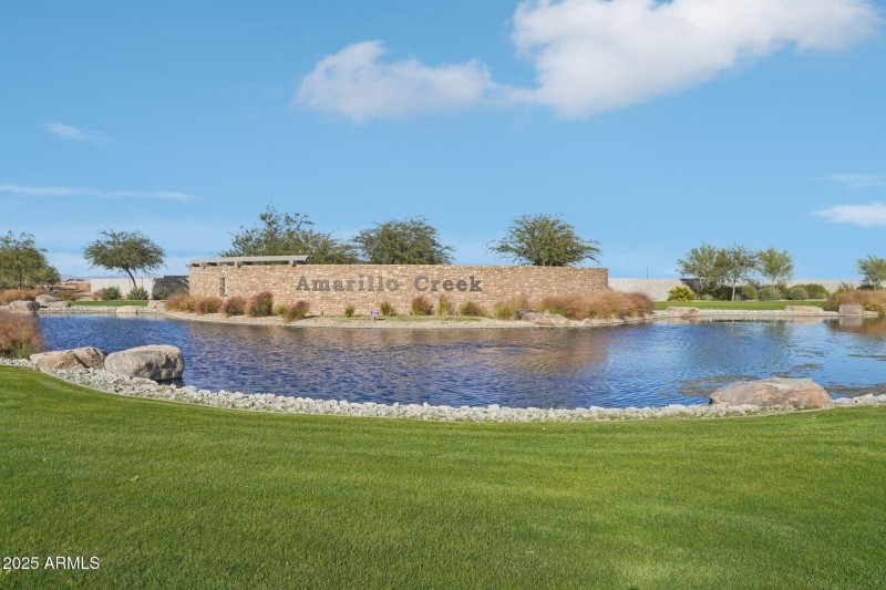 02-web-or-mls-W Mellen Ln-0512-916