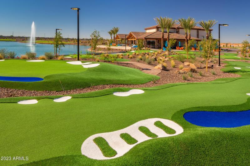 9-Hole Putting Green