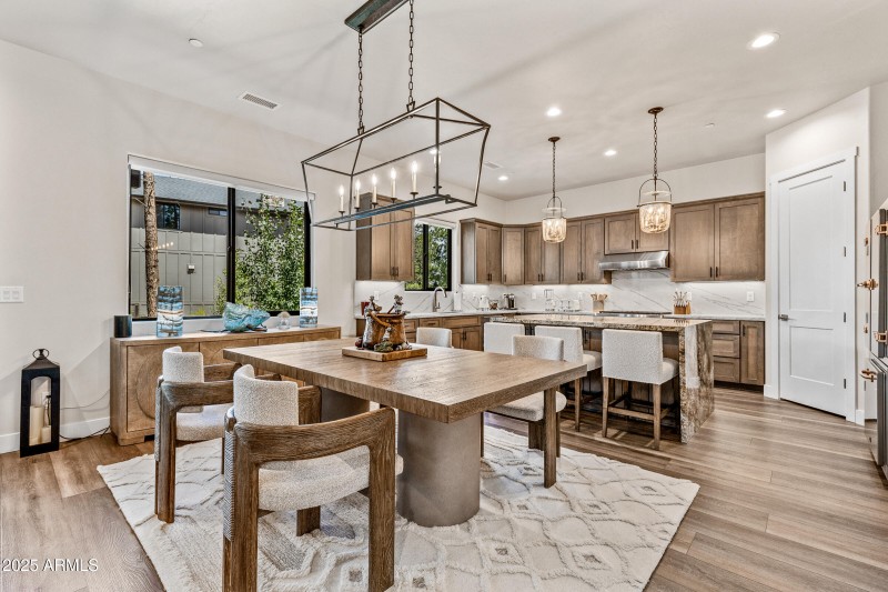 1810 E Magnolia Dr-14