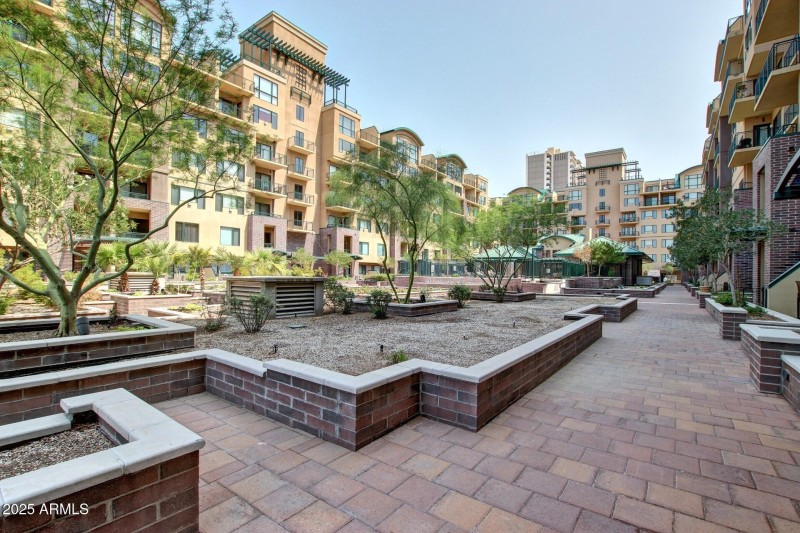 0037-Tapestry on Central (4)