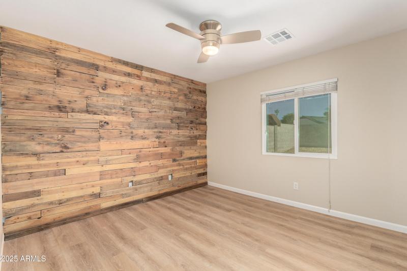 reclaimed wall bedroom
