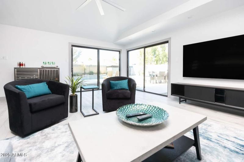 dcb4a24f-dd62-464e-b2e8-c435ab26d375