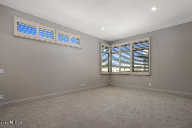 Large secondary bedroom