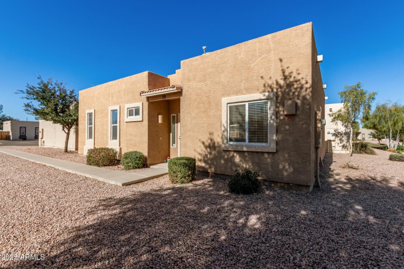 NO HOMES ON LEFT OR RIGHT