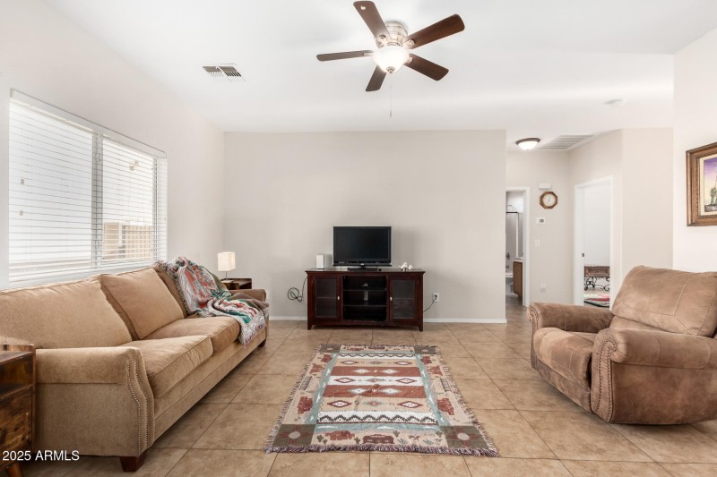 SPACIOUS LIVING AREA