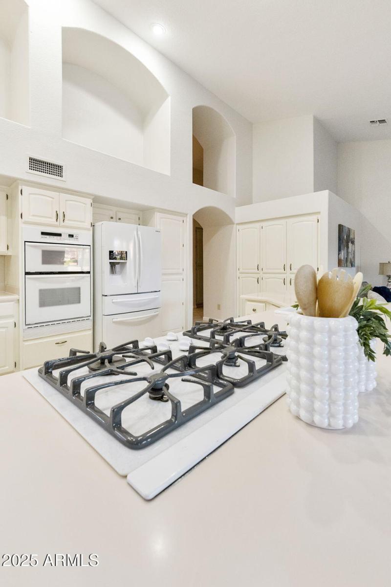 Kitchen with gas cooktop