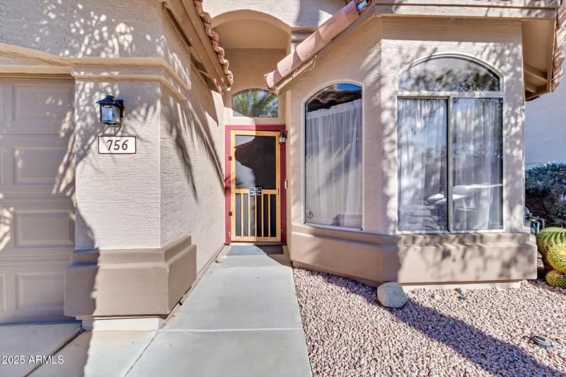 756 E Lovegrass Dr-3_(2048)