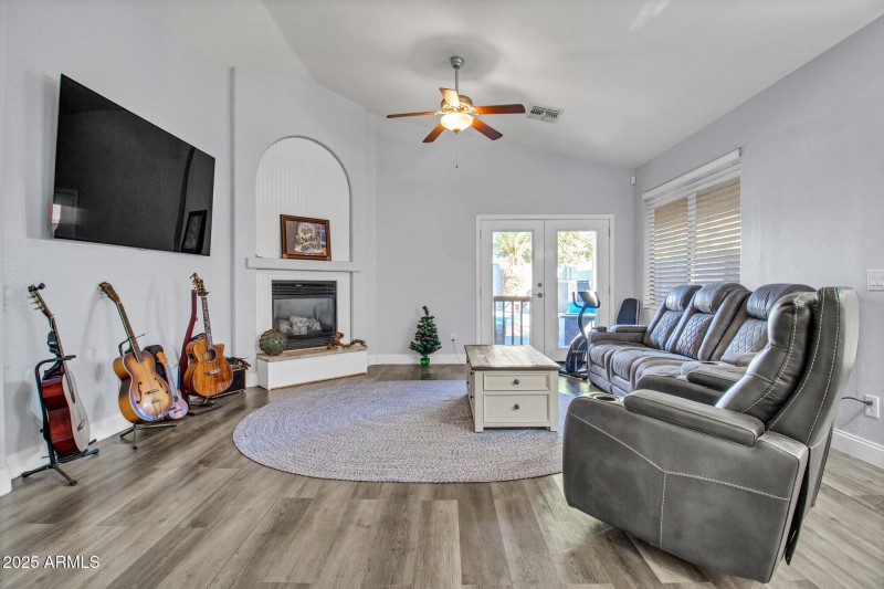 756 E Lovegrass Dr-6_(2048)