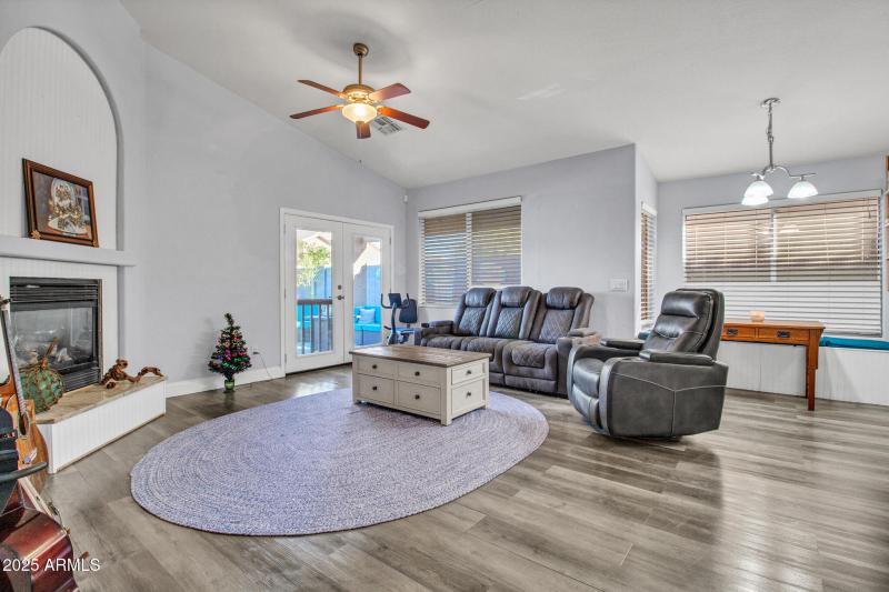 756 E Lovegrass Dr-7_(2048)