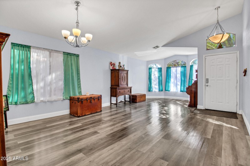 756 E Lovegrass Dr-11_(2048)