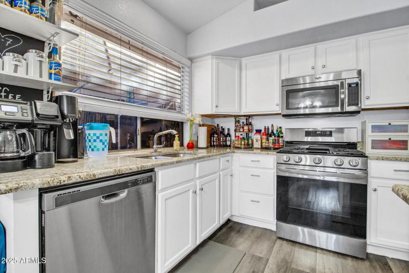 756 E Lovegrass Dr-15_(2048)