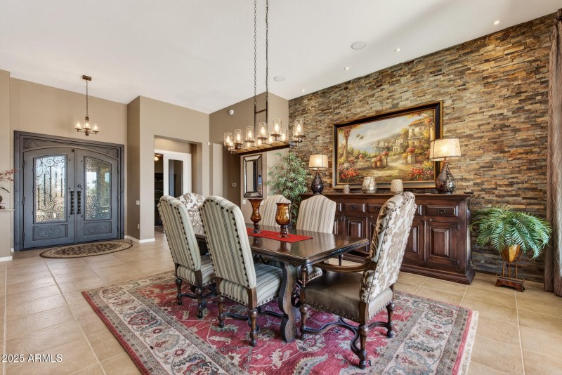 Table opens to serv 10