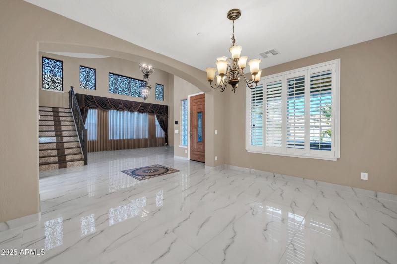 mls_13611 W Merrell St-7