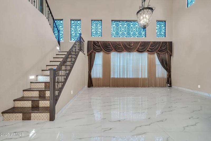 mls_13611 W Merrell St-11