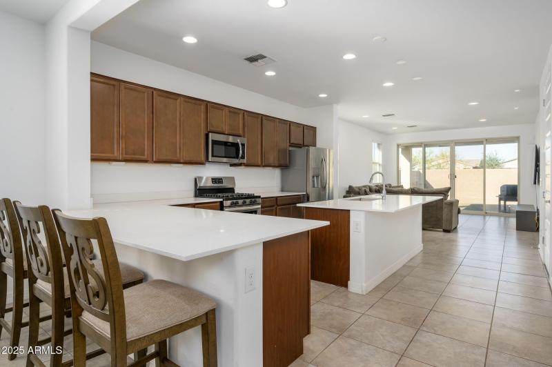 21-web-or-mls-Sells-6