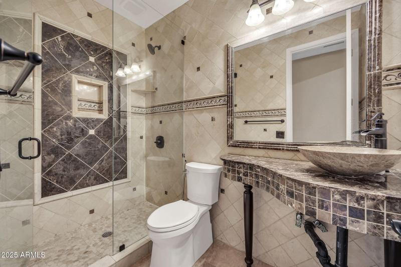 mls_13611 W Merrell St-32