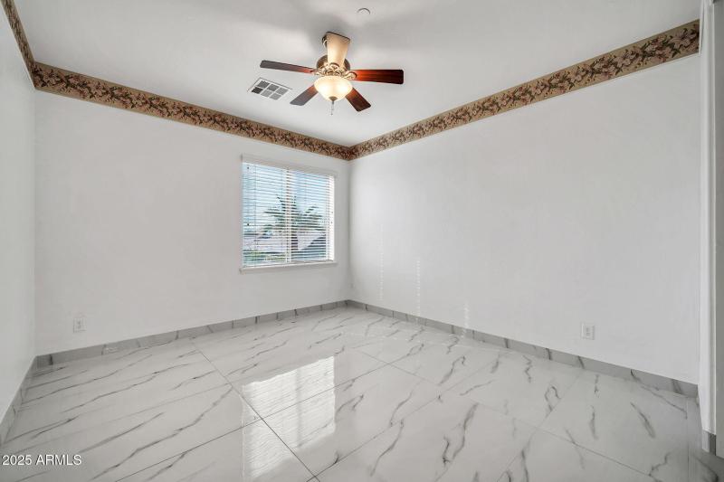 mls_13611 W Merrell St-28