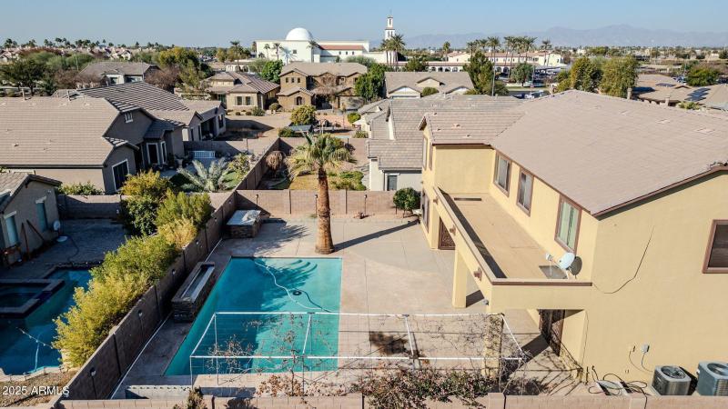 mls_13611 W Merrell St Drone-13