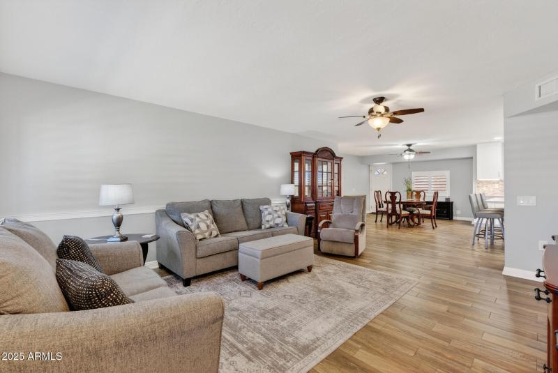 09_14430_Woodbridge_Ln9_mls