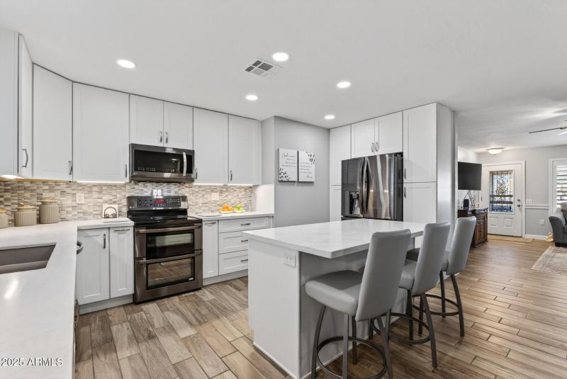 14_14430_Woodbridge_Ln14_mls