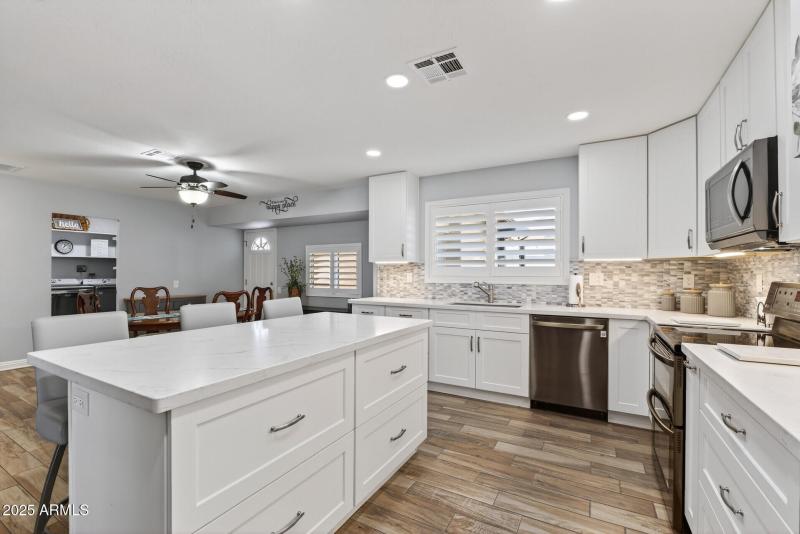 16_14430_Woodbridge_Ln16_mls