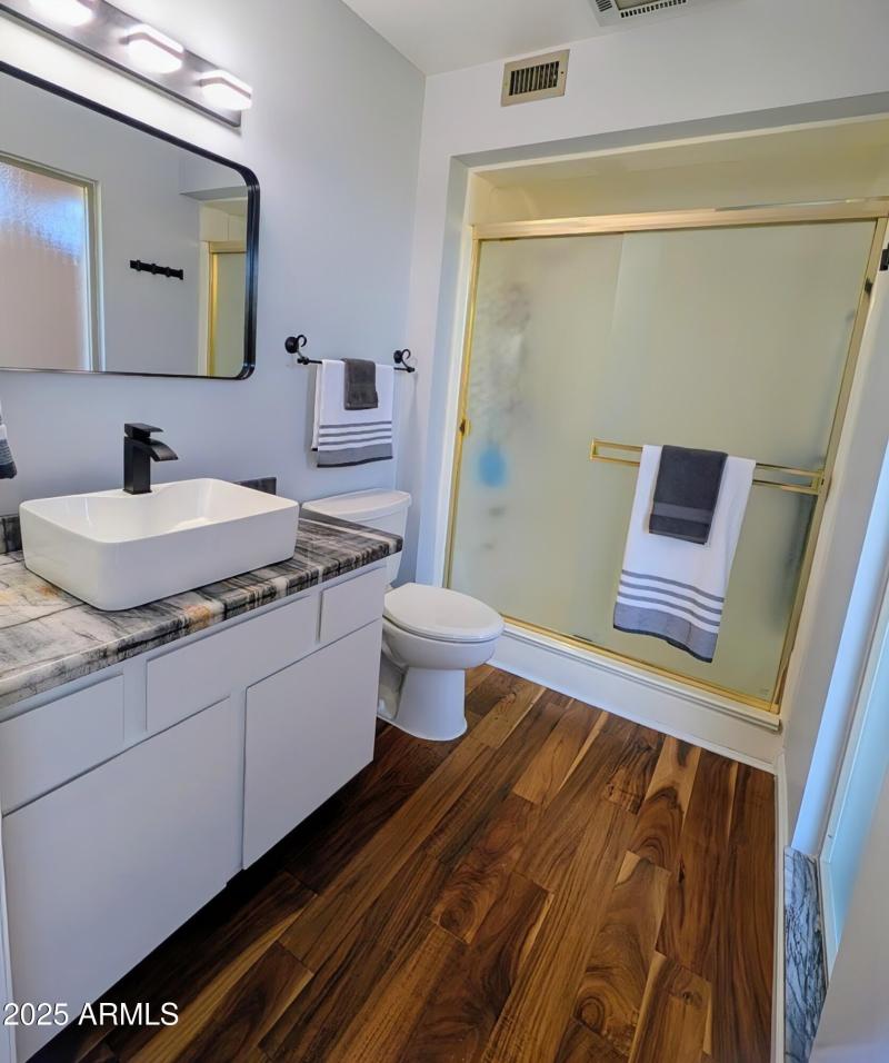 PXL_20251209_214145270~4