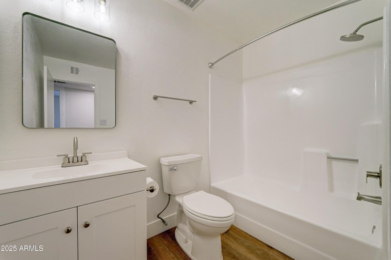 324 W Harvard Ave-21