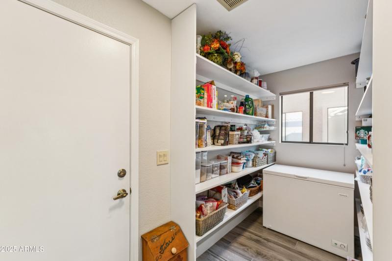 WALK IN PANTRY