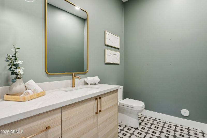 Powder room