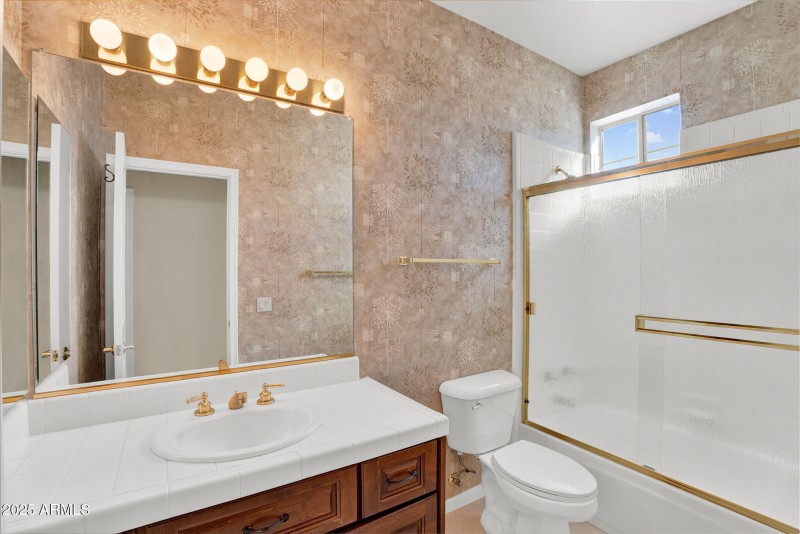 34-web-or-mls-15666 W Fairmount Ave-33