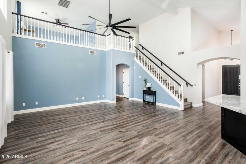 3951 E Cullumber St - Living Room & Loft