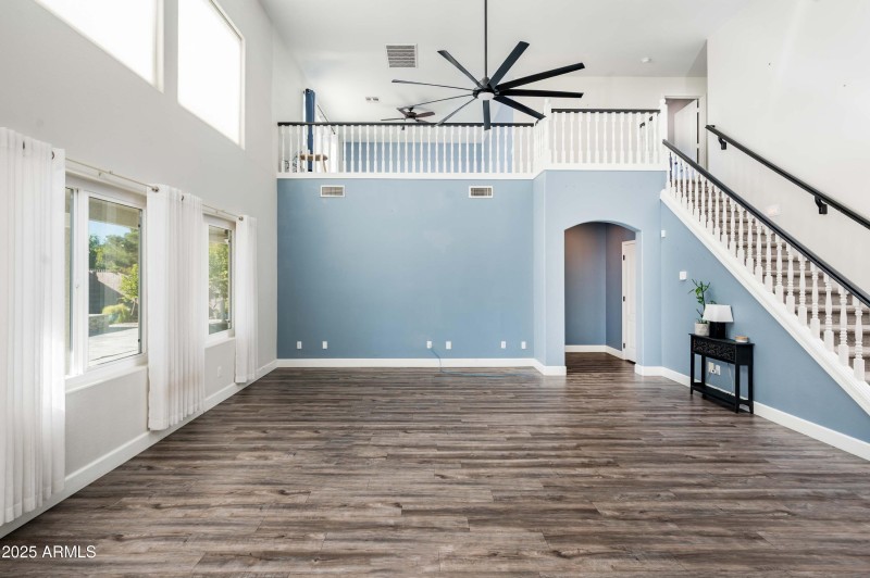 3951 E Cullumber St - Living Room & Loft