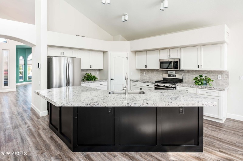 3951 E Cullumber St - Kitchen 2