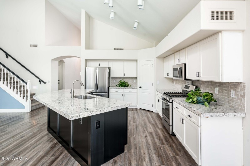 3951 E Cullumber St - Kitchen 3