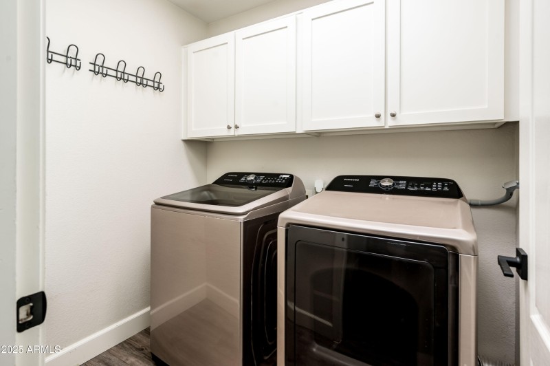 3951 E Cullumber St - Laundry Room