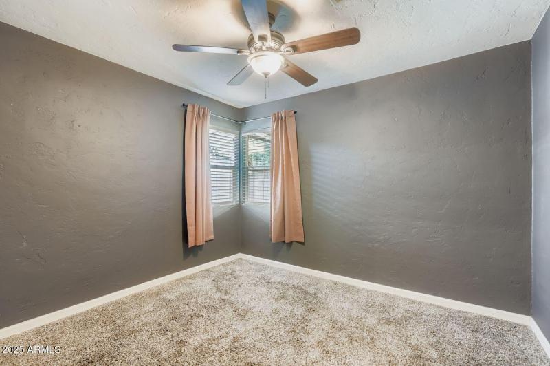 2210 E Cambridge Ave - Web Quality - 013