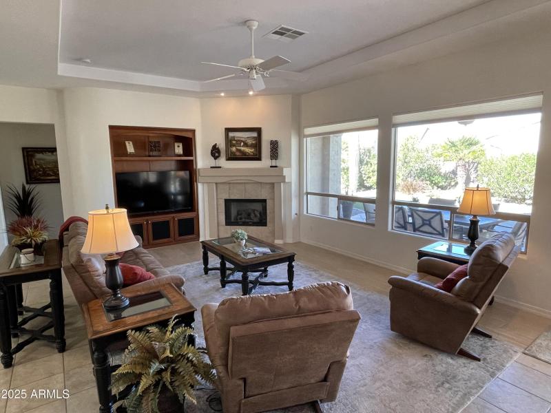 B013F07B-0411-4208-981B-06A7025FBC8F