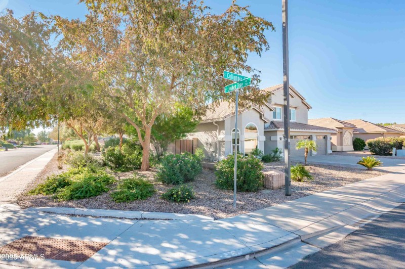 3951 E Cullumber St - MLS-5