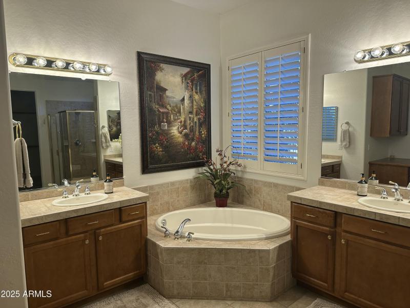 77C1A008-15CC-4ADA-BA27-794C5910DA1D