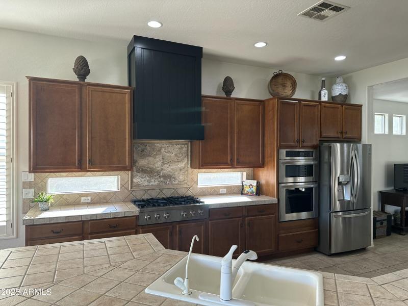 69C8E396-613B-42CA-9652-6B626303B60C