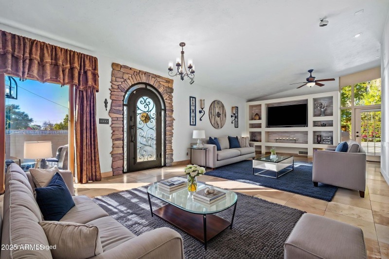 11-web-or-mls-13217 N 65th Dr--26 virtua