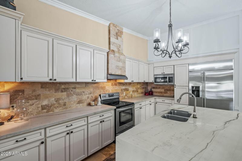 20-web-or-mls-13217 N 65th Dr--35