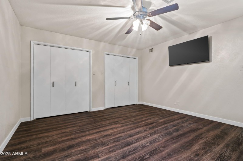 33-web-or-mls-13217 N 65th Dr--15