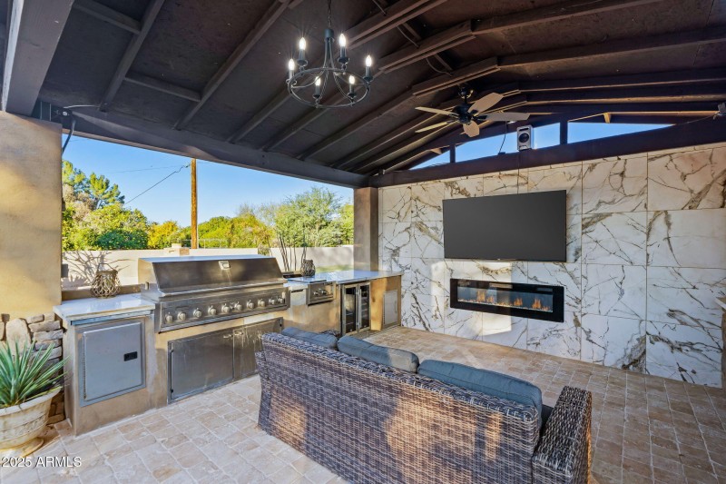 87-web-or-mls-13217 N 65th Dr--78