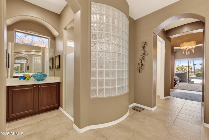 Snail style walk-in Shower