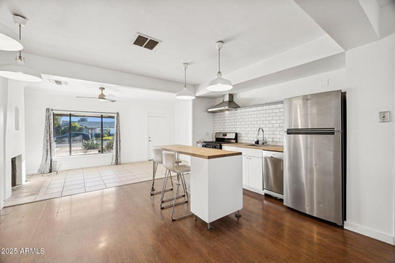 Sweeping views and natural light