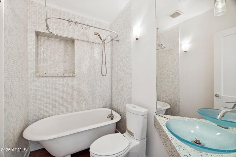 Darling cast iron tub