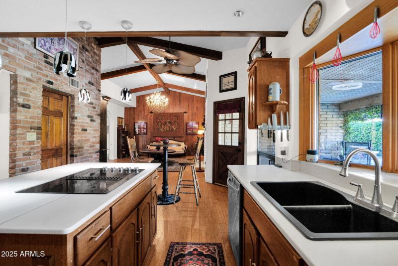 25-web-or-mls-P1404277